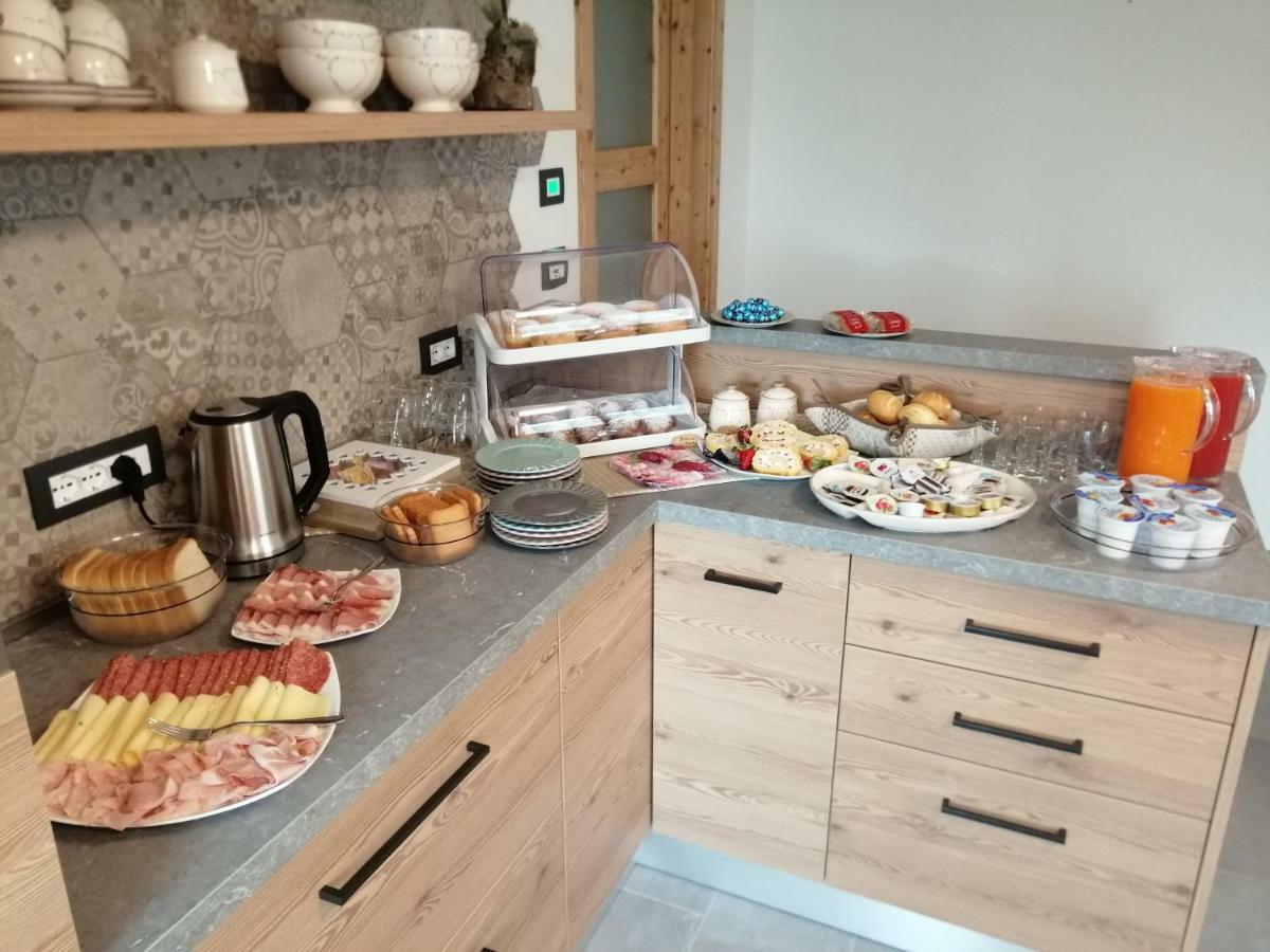 Le 4 Stagioni Hotel Cavedago Kültér fotó